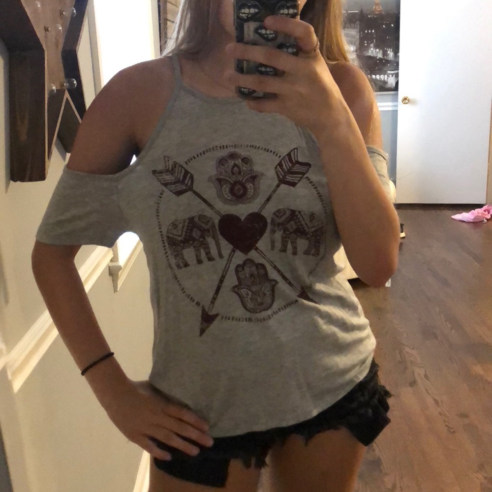 Grey tee